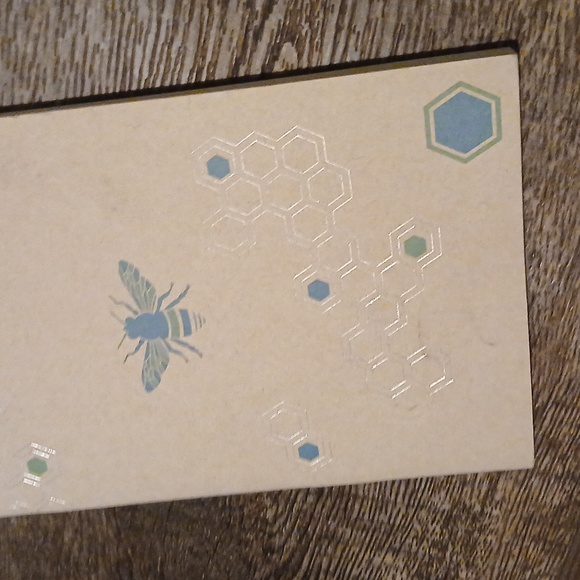 🩵Bumble bee notebook - Picture 2 of 6
